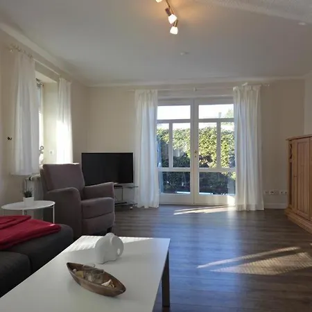 Haus Kuestenwind 1 Апартаменты *